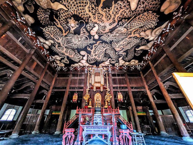 The powerful twin dragons painted on the ceiling of Kennin-ji Temple's Hatto (Dharma Hall).